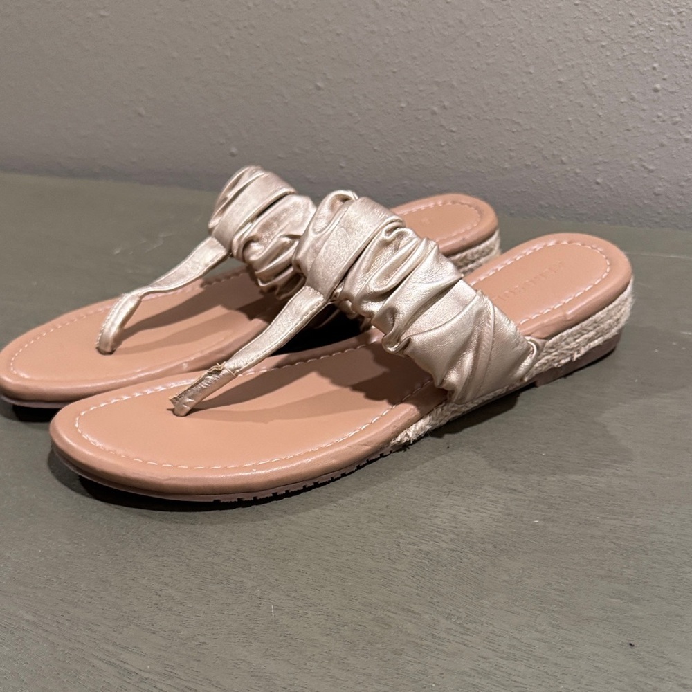 AEROSOLES Cream Ruched Sandals
